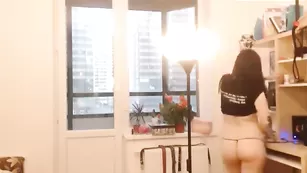 Роскошная цаца Laurra666 демонстрирует свои груди