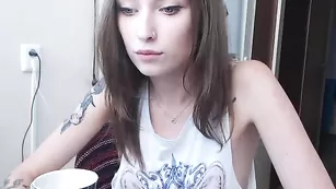 Милашка lane66 показала сиськи