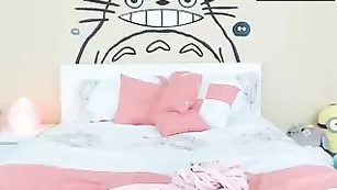 Kati3kat играет с вибратором