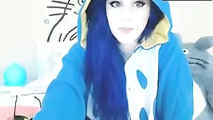 Kati3kat играет с вибратором