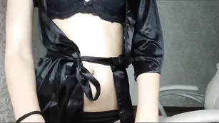 ivirgin1 эротично танцует