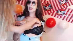 SexySabotage сучки дурачатся