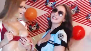 SexySabotage сучки дурачатся
