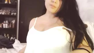 Dayaanna латинка гладит клитор