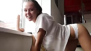 Клевая чикса Linda_0nline непристойно ведет себя перед вебкой