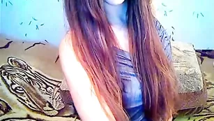 Соблазнительная стерва rihannaxxx заводит классной попкой