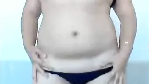 AsianJane пышная азиатка сосет дилдо