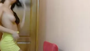 sashkaa22 обнажает свои прелести