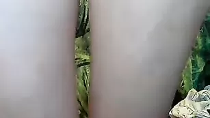 Восхитительная шваль Diana1987 с игрушкой в попке отлично себя чувствует