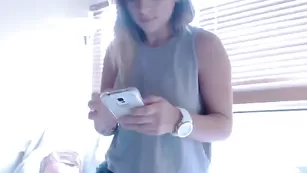 Блаженная цыпочка Kendalltyler обнажает маленькие сиськи