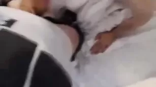 Karaste занимается групповыми ласками с друзьями