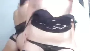 Melany Zumrud подружки во всю дрочат и ласкают киски