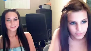 Шальная краля Sexyofficegirl развлекается с подружкой