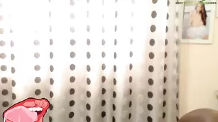 Развратные сучки Party танцуют групповой стриптиз