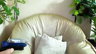 Kinky_loveer страстно дрочит мокрую пизду