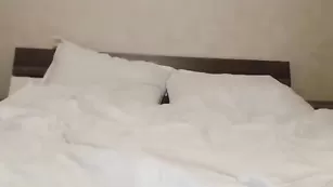 Знойная худышка Lonelyst4r скачет на секс игрушке