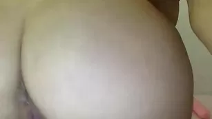 Jeniferjesson балуется с игрушками