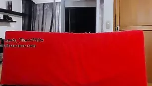 Грудастая брюнеточка ThessWhite страстно дрочит пизду