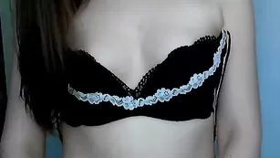 Темноволосая пассия Gaelle18 позирует в нижнем белье