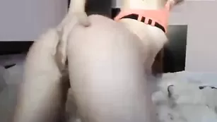 Импозантная малышка Smilym наяривает вагину секс игрушкой