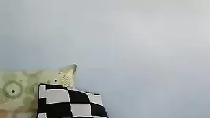 Строптивая курва Sweetjusty соблазняет большими сиськами