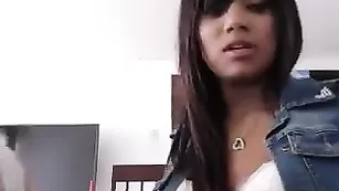 Милые шалавы Angie_mcqueen занимаются мастурбацией