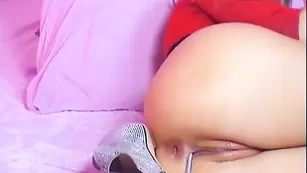 Роскошная кобыла TigressWild трахает анал страпоном