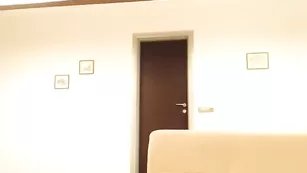 Рыжая малышка Aalliyahh позирует в одних чулочках