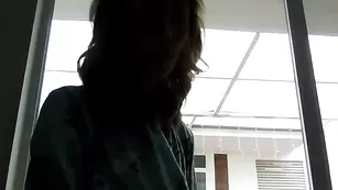 Порочная курва Dina_10 мастурбирует пизду фаллосом