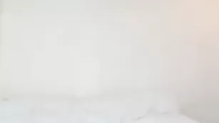 Крошка в чулках Sexanicha нежно теребит пизду