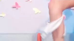 Зрелая русская блондинка LyalyaX играет со секс игрушками