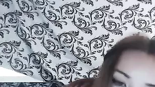 Рыженькая пассия Tayacruz позирует в униформе