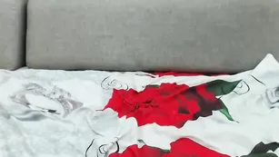 Милая девка Nwoww мастурбирует в душе