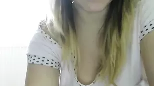 Прелестная шваль Xafa412 демонстрирует сочную попку