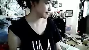 Роскошная азиатка Zilla_x общается во фри чате