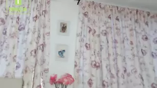 Пикантная кобыла Tabatha21 мастурбирует пизду вибратором