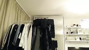 Миленькая брюнеточка Crazym_ во фри чате