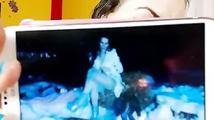 Пикантная дама Amazing_Aly69 трахается секс машиной