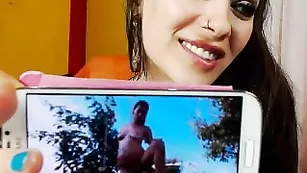 Пикантная дама Amazing_Aly69 трахается секс машиной