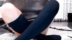 Роскошная детка Larissa4 проказничает с вибратором