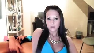 Строптивая дама Sexyofficegirl раздевается на камеру