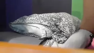 Сексуальная кобыла Bonnie_and_clyde91 мастурбирует киску