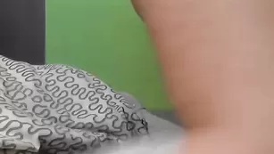 Сексуальная кобыла Bonnie_and_clyde91 мастурбирует киску