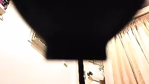 Аппетитная путана A_normal_girl дрочит секс игрушкой