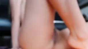 Шальная курва Schoolbabyxx пальчиками теребит пизду