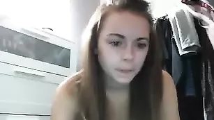 Порочная дама Gwenlliangold показывает сисечки