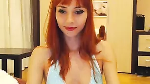 Рыженькая худышка MsLily танцует стриптиз