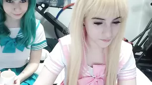 Милые сучки Lana_rain теребят киски