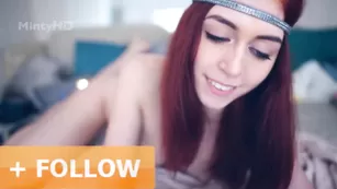 Рыженькая прелесть Hottminx балуется с вибратором