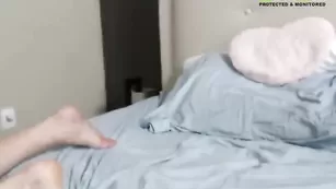 Очаровательная краля Shysub0413 теребит вагину